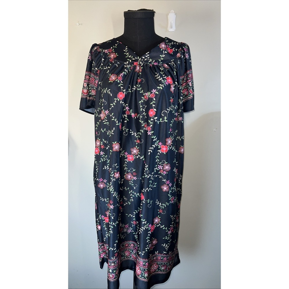 Anthony Richards Nightgown Satiny Black Floral Size 1X Midi Boho Granny Core